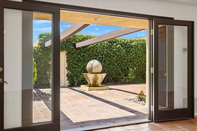 481 N Hermosa Drive, Palm Springs, CA 92262