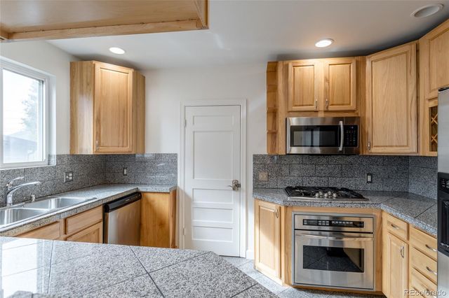 2261 S Lincoln Street, Denver, CO 80210