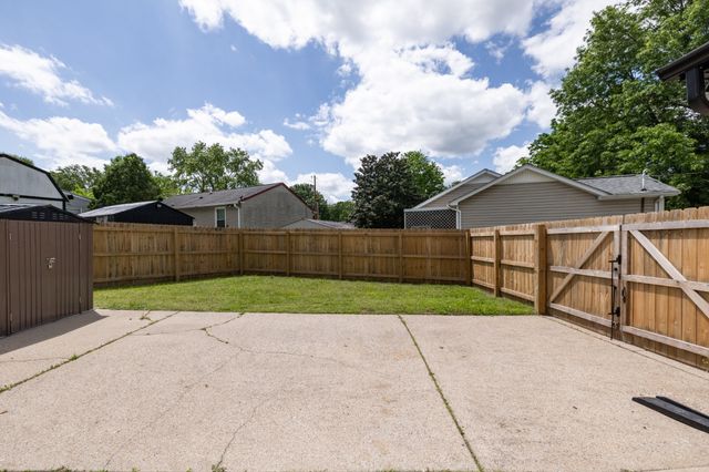 202 Timberlake Dr, Hendersonville, TN 37075