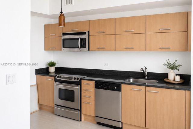 350 S Miami Avenue 2215, Miami, FL 33130