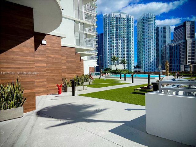 350 S Miami Avenue 2215, Miami, FL 33130