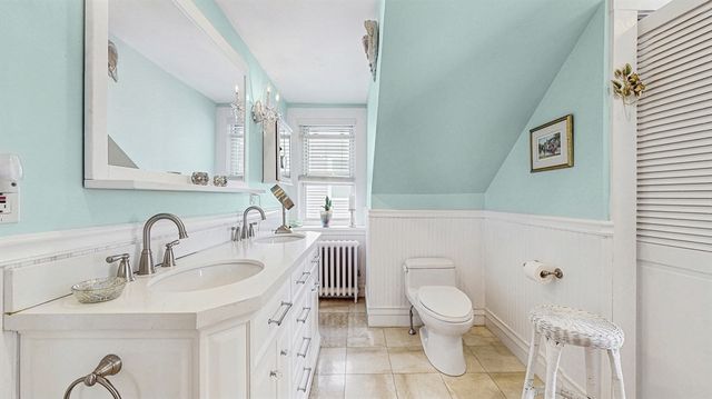 13 Robbins St 1, Waltham, MA 02453