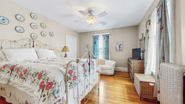 13 Robbins St 1, Waltham, MA 02453