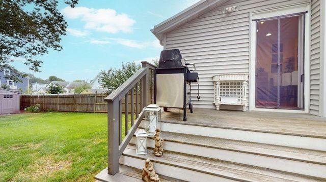 13 Robbins St 1, Waltham, MA 02453