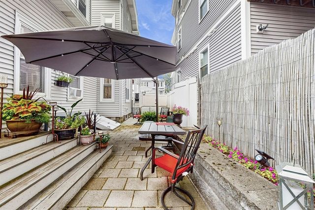 13 Robbins St 1, Waltham, MA 02453