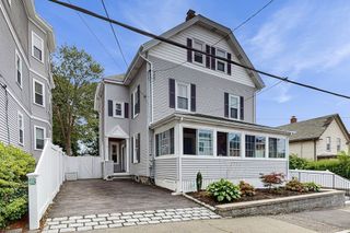 13 Robbins St 1, Waltham, MA 02453