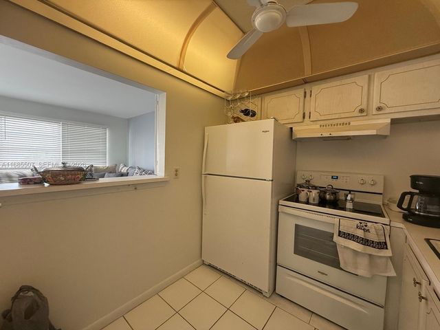 313 Southampton A 313, West Palm Beach, FL 33417