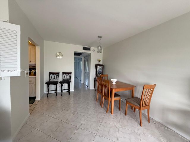 313 Southampton A 313, West Palm Beach, FL 33417
