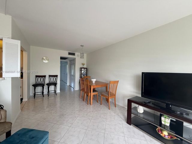 313 Southampton A 313, West Palm Beach, FL 33417