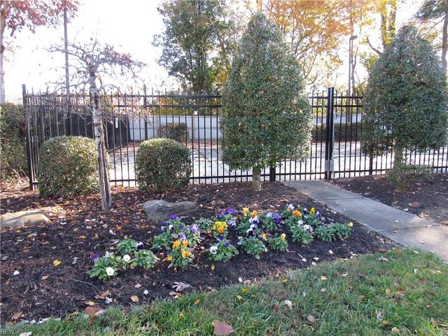 713 Rue Marseille, Chesapeake, VA 23320