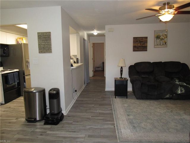 713 Rue Marseille, Chesapeake, VA 23320