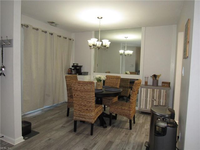 713 Rue Marseille, Chesapeake, VA 23320