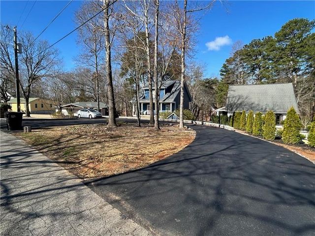 4060R Merritt Drive, Cumming, GA 30041