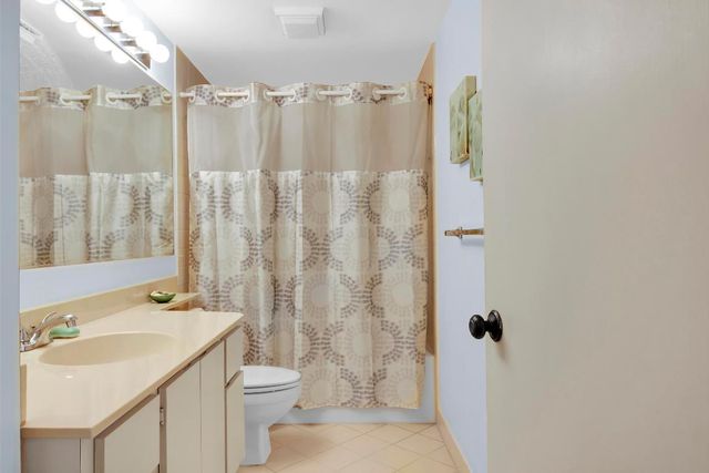 408 Live Oak Lane, Boynton Beach, FL 33436