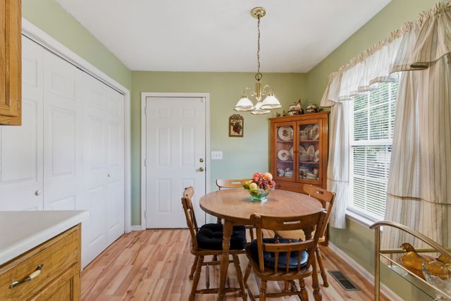 1701 Jamie Dr, Columbia, TN 38401
