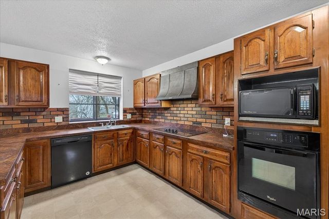 7127 Honey Lane, St Louis, MO 63129