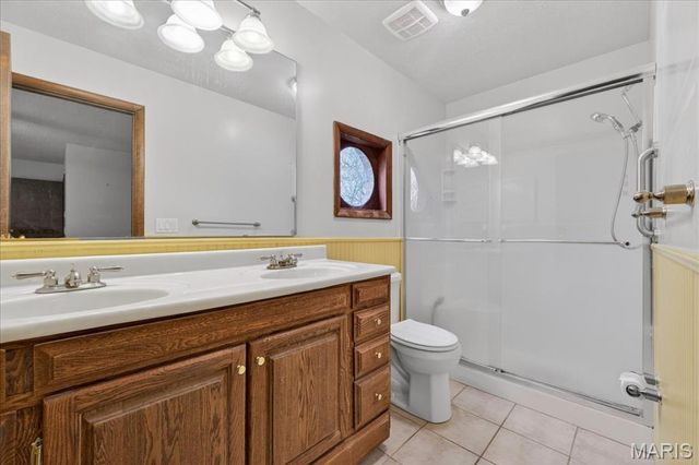 7127 Honey Lane, St Louis, MO 63129