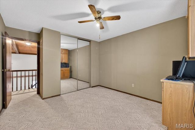 7127 Honey Lane, St Louis, MO 63129