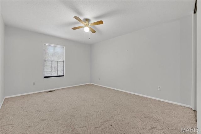 7127 Honey Lane, St Louis, MO 63129