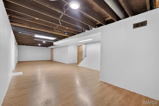 7127 Honey Lane, St Louis, MO 63129