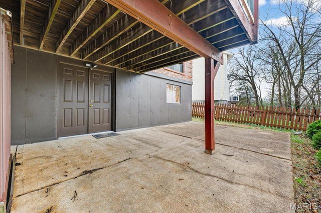 7127 Honey Lane, St Louis, MO 63129