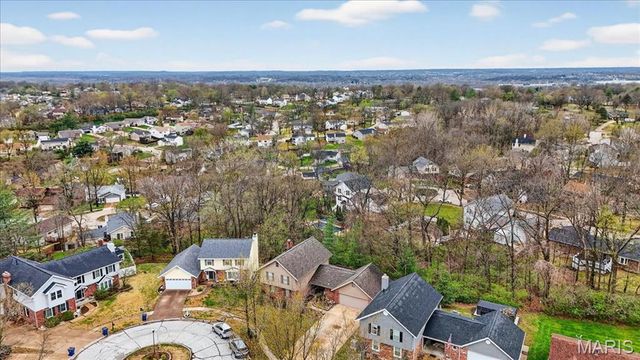 7127 Honey Lane, St Louis, MO 63129