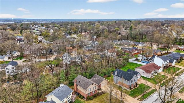 7127 Honey Lane, St Louis, MO 63129