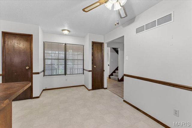 7127 Honey Lane, St Louis, MO 63129