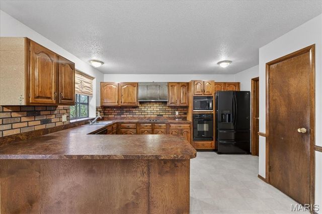 7127 Honey Lane, St Louis, MO 63129