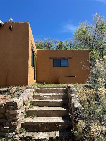 1710 Upper Canyon Road, Santa Fe, NM 87501