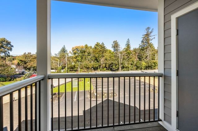 242 Main 103, Millis, MA 02054