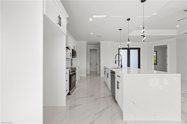 2664 43rd AVE NE, Naples, FL 34120