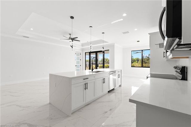 2664 43rd AVE NE, Naples, FL 34120