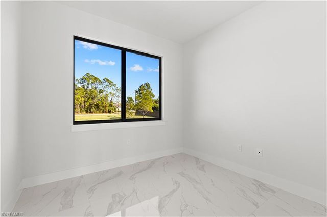 2664 43rd AVE NE, Naples, FL 34120