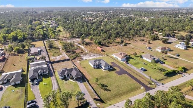 2664 43rd AVE NE, Naples, FL 34120