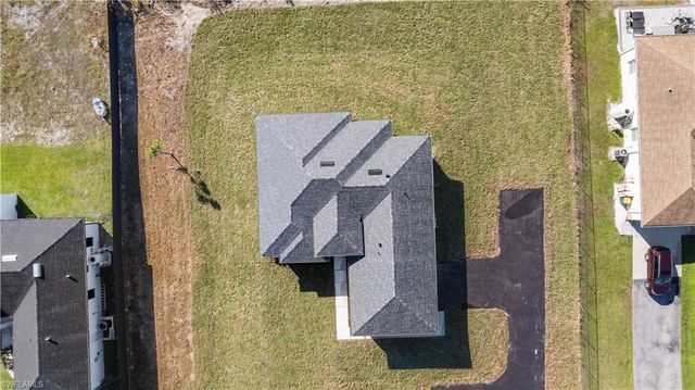 2664 43rd AVE NE, Naples, FL 34120