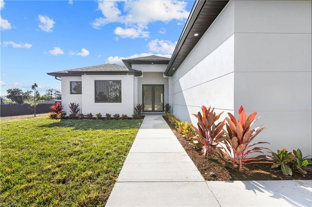 2664 43rd AVE NE, Naples, FL 34120