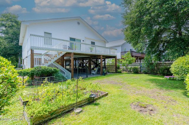 112 SW 13th Street, Oak Island, NC 28465
