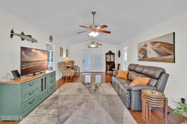 112 SW 13th Street, Oak Island, NC 28465