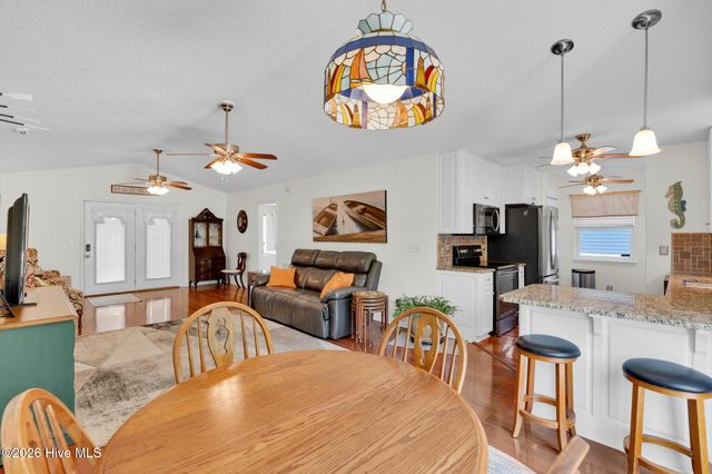 112 SW 13th Street, Oak Island, NC 28465