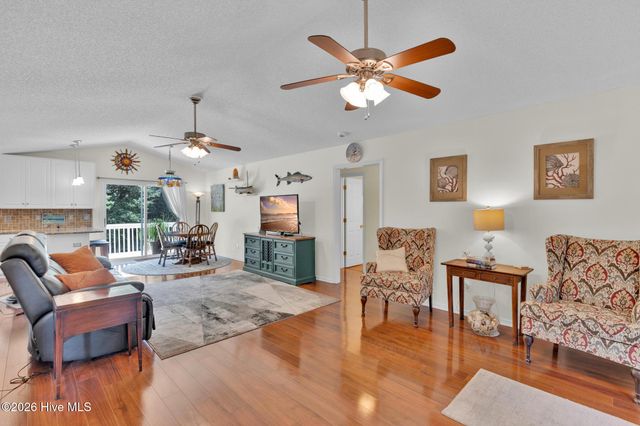 112 SW 13th Street, Oak Island, NC 28465
