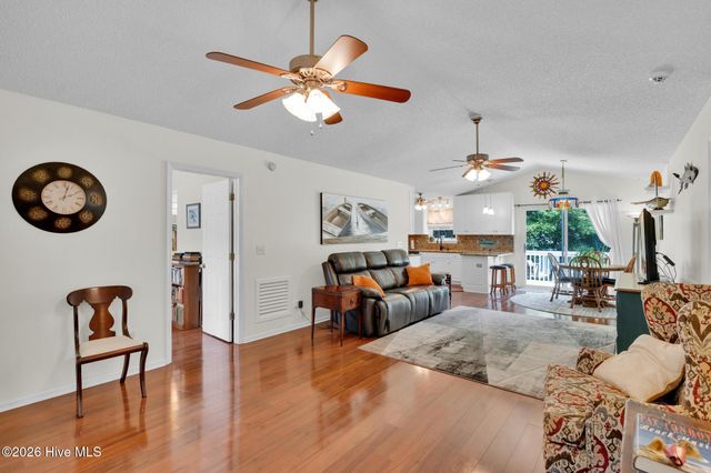 112 SW 13th Street, Oak Island, NC 28465