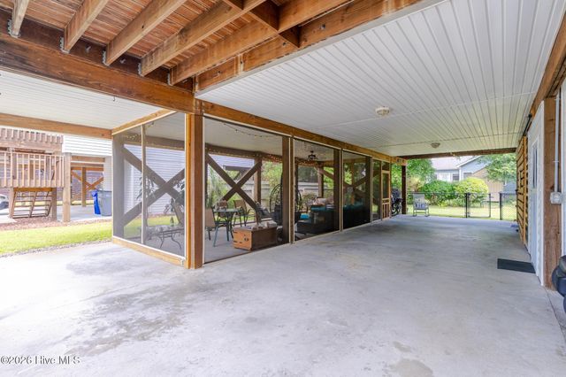 112 SW 13th Street, Oak Island, NC 28465