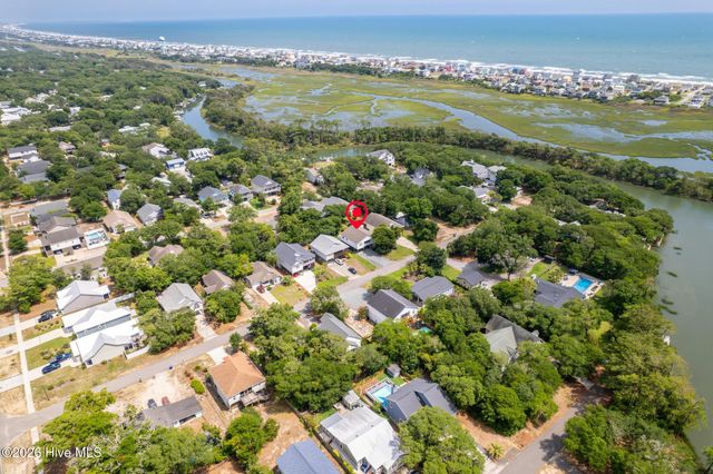 112 SW 13th Street, Oak Island, NC 28465