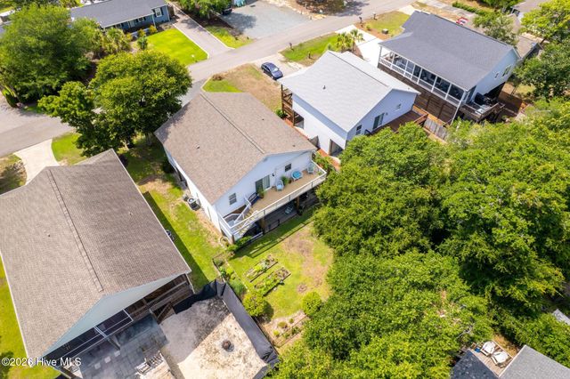 112 SW 13th Street, Oak Island, NC 28465