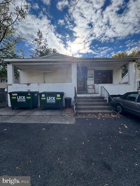 1515 LAKELAND AVE, Bristol, PA 19007