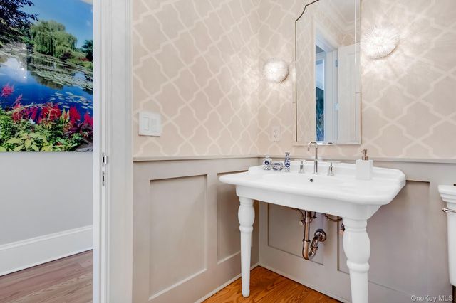 77 Jericho Road, East Hampton, NY 11937