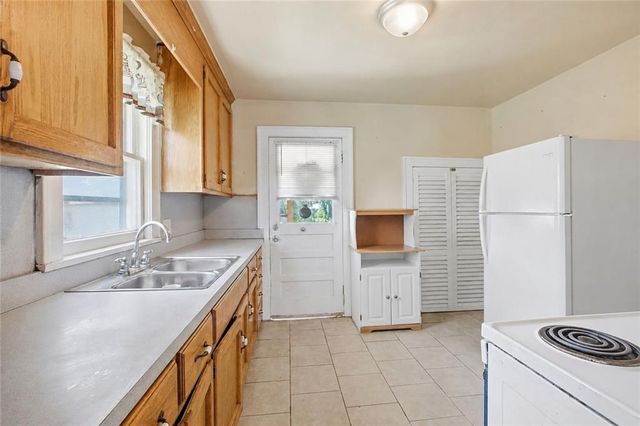 3405 STATE Avenue, Kansas City, KS 66102