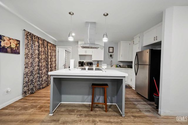2813 Truxtun Avenue, Bakersfield, CA 93301