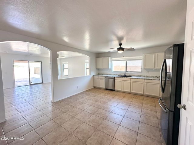 1672 E LEAF Road, San Tan Valley, AZ 85140